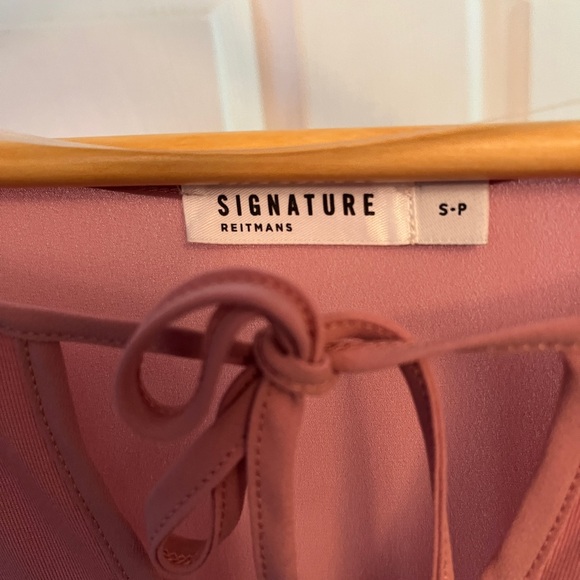 Reitman’s top - Picture 2 of 2